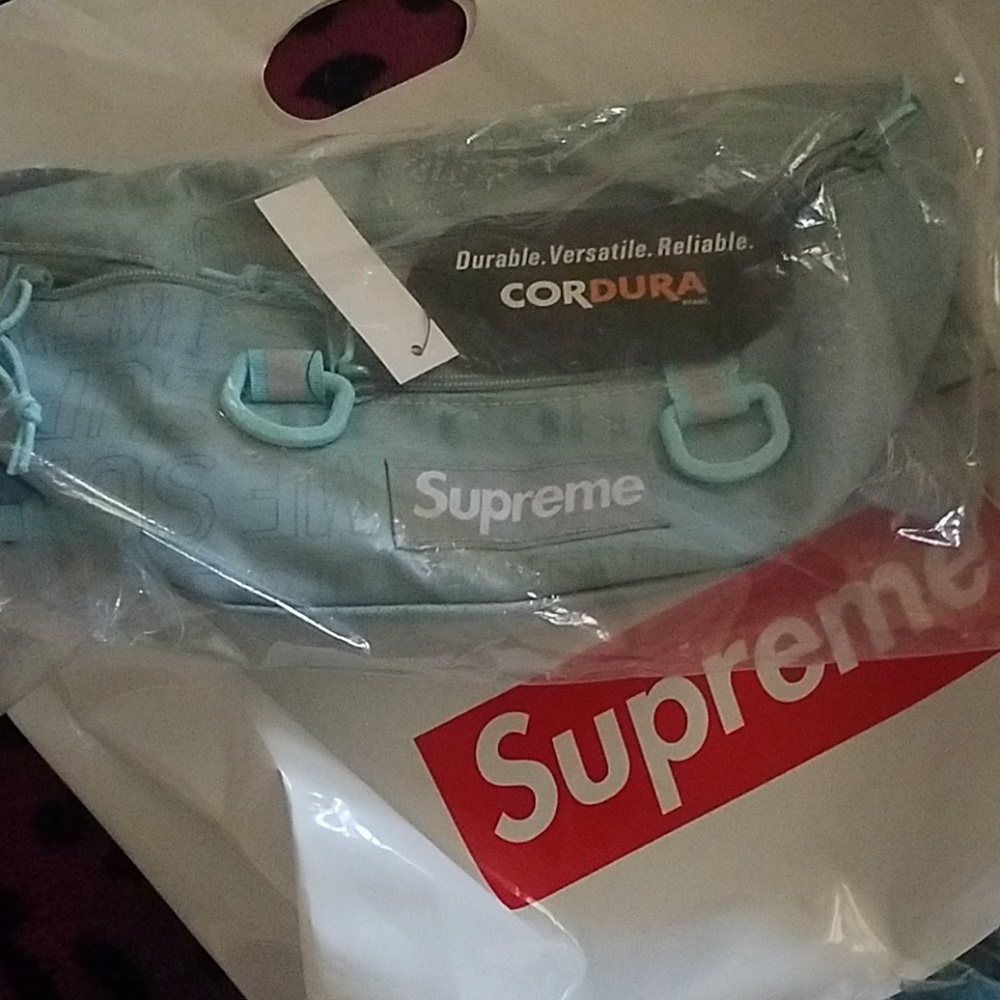 Supreme  Fanny pack